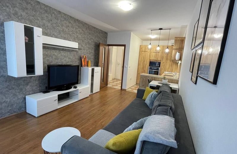 Alquiler de un amplio apartamento de 2 habitaciones, barrio Briz, Varna, Bulgaria